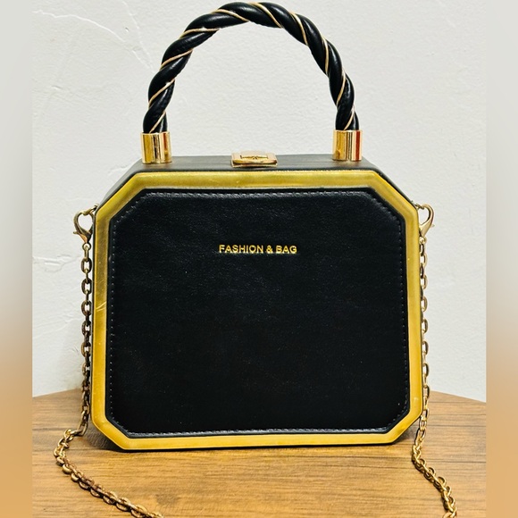 Fashion Bag Letter Print Mini Handbag with Metallic Chain Strap - Picture 3 of 8